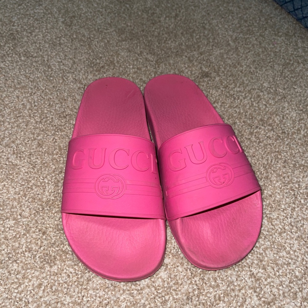 Gucci slides❤️♥️